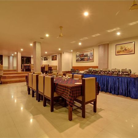 Hotel Savera Palace Mount Abu Exterior foto