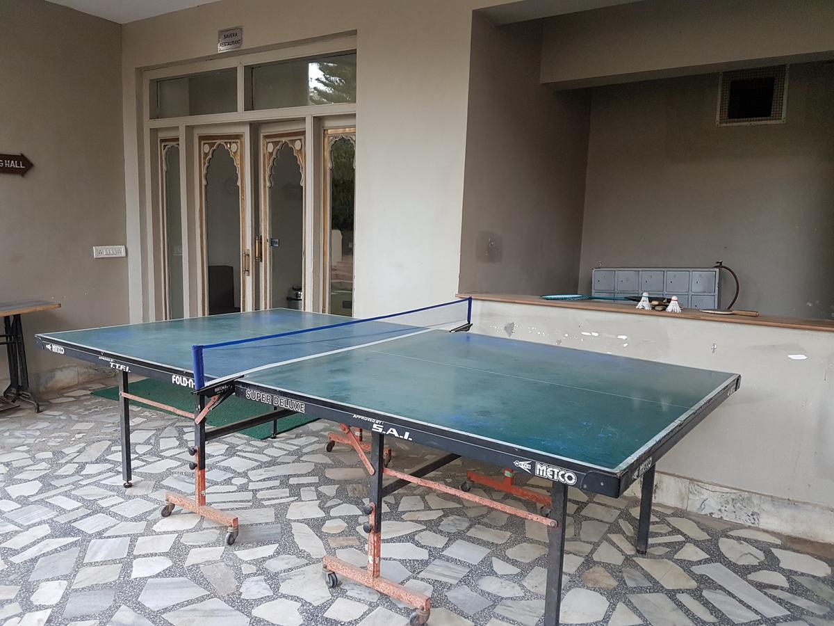 Hotel Savera Palace Mount Abu Exterior foto