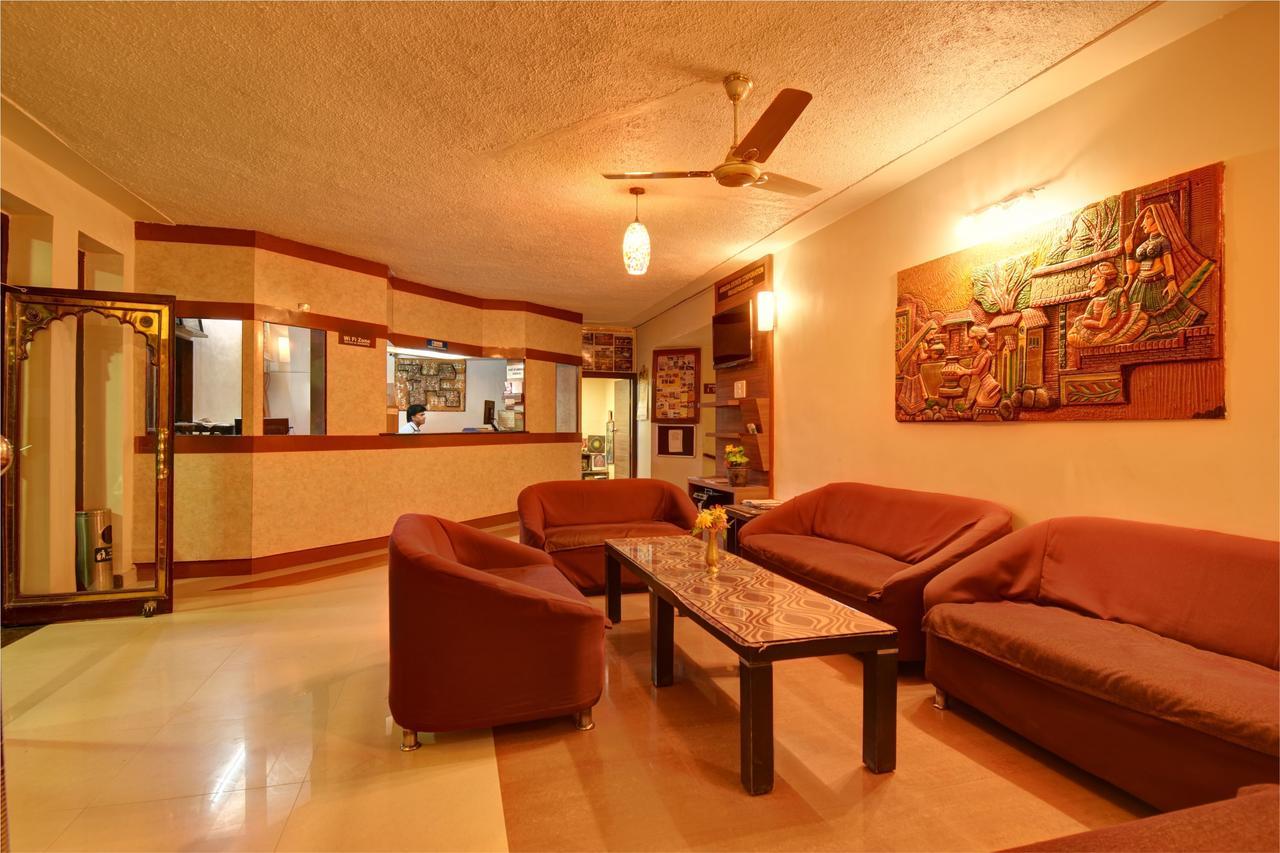 Hotel Savera Palace Mount Abu Exterior foto