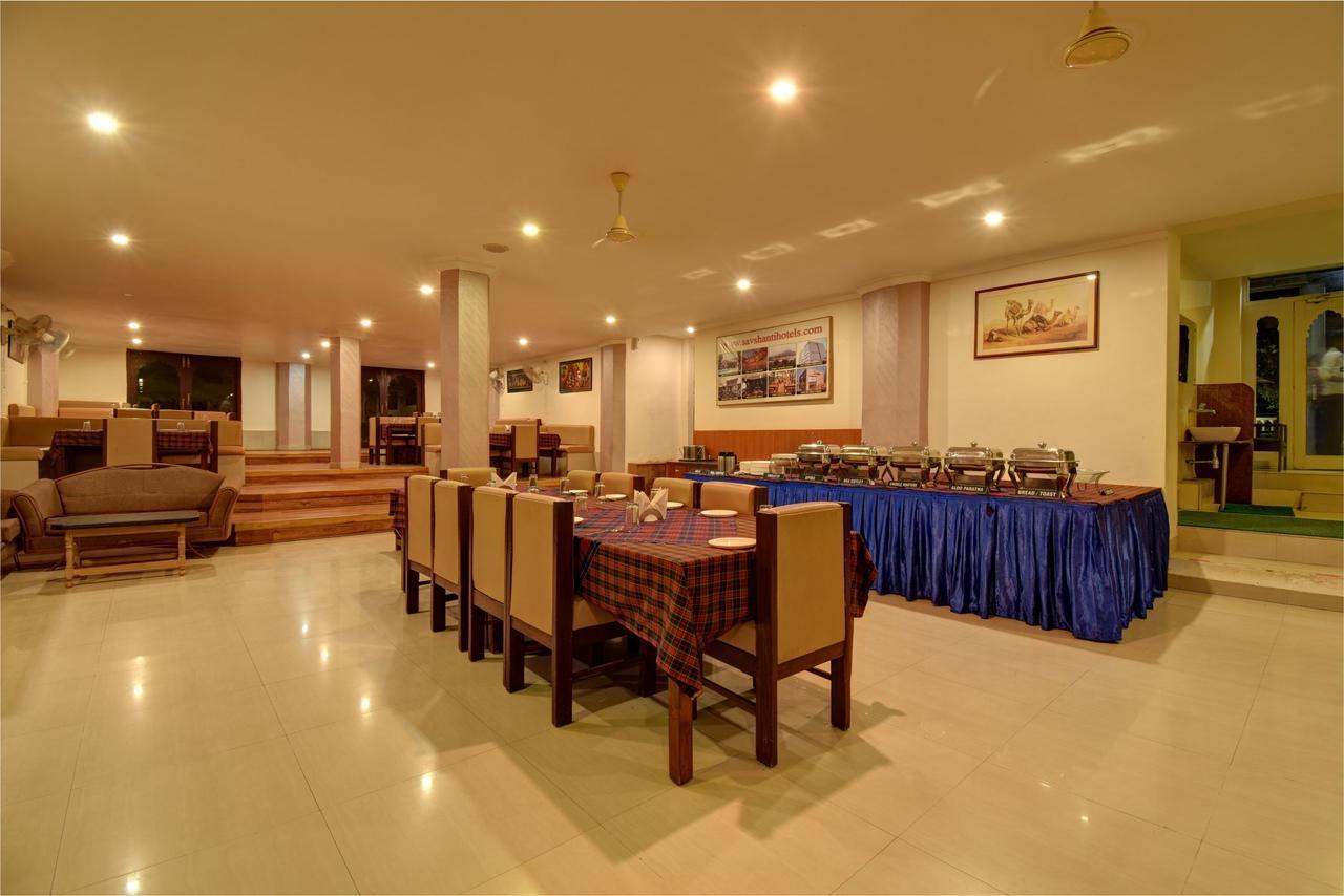 Hotel Savera Palace Mount Abu Exterior foto